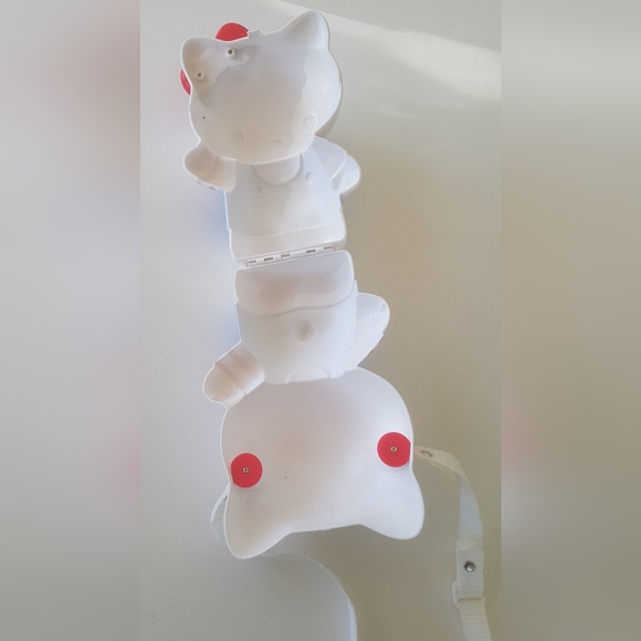 🎀 Hello Kitty hard shell Purse - Picture 8 of 8